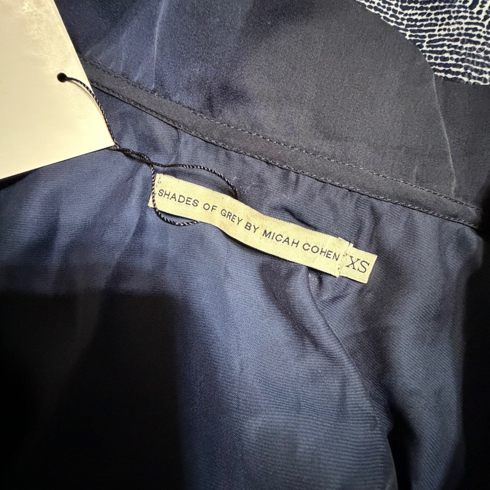 Shades of Grey by Micah Cohen Navy Blue Mixed Media V-Neck Blouse XS SS16 Sample - Picture 5 of 7